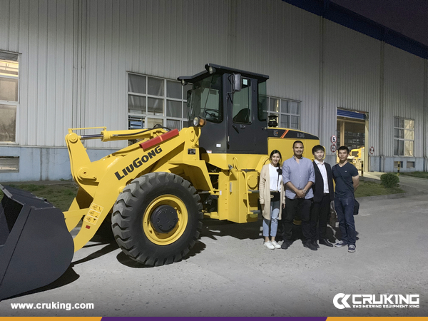Timor-Leste Customers Visited LIUGONG Factory for Wheel Loader ZL50CN and CLG836
