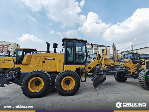 Algeria - 1 Unit XCMG XC968 Wheel Loader & 1 Unit XCMG GR215 Motor Grader & 3 Units XCMG XS183J Road Roller