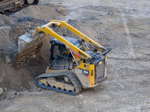 How to Optimize Uptime for Compact Track Loaders