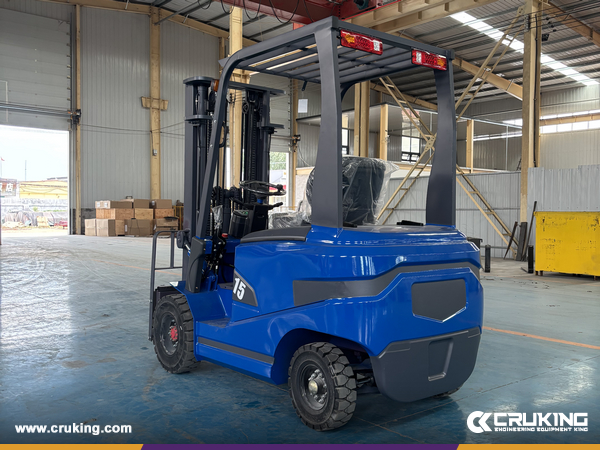 Australia - 1 Unit HELI CPD38-A7LIH4-S Electric Forklift & HUAYA CPD15 Electric Forklift
